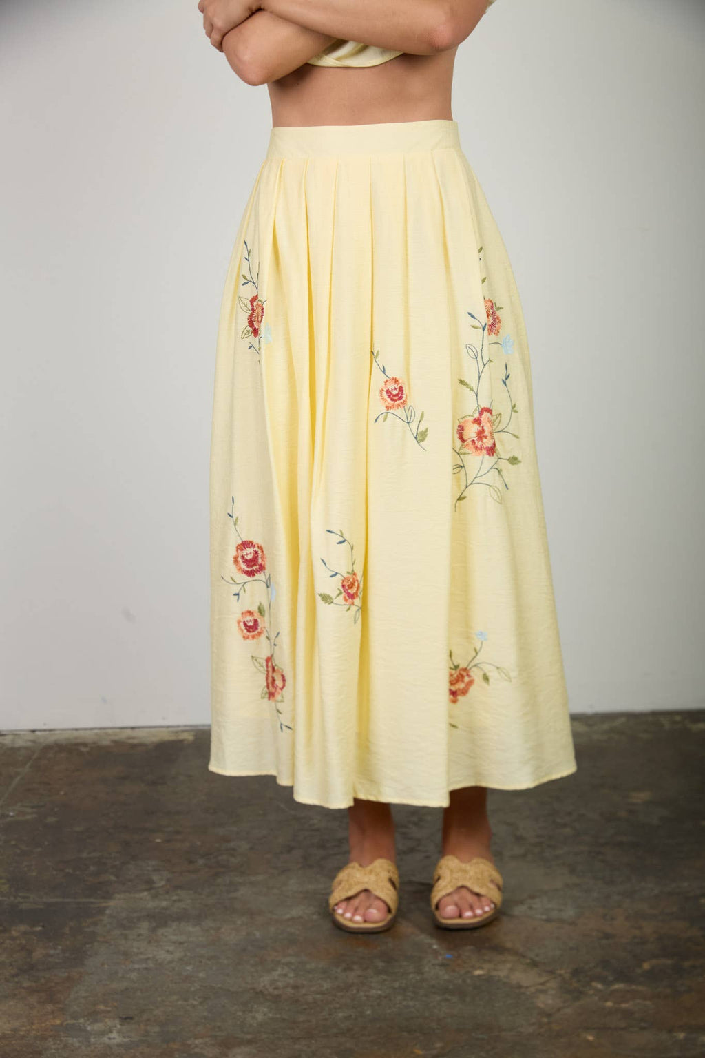 FLORAL EMBROIDERY DETAIL MIDI SKIRT