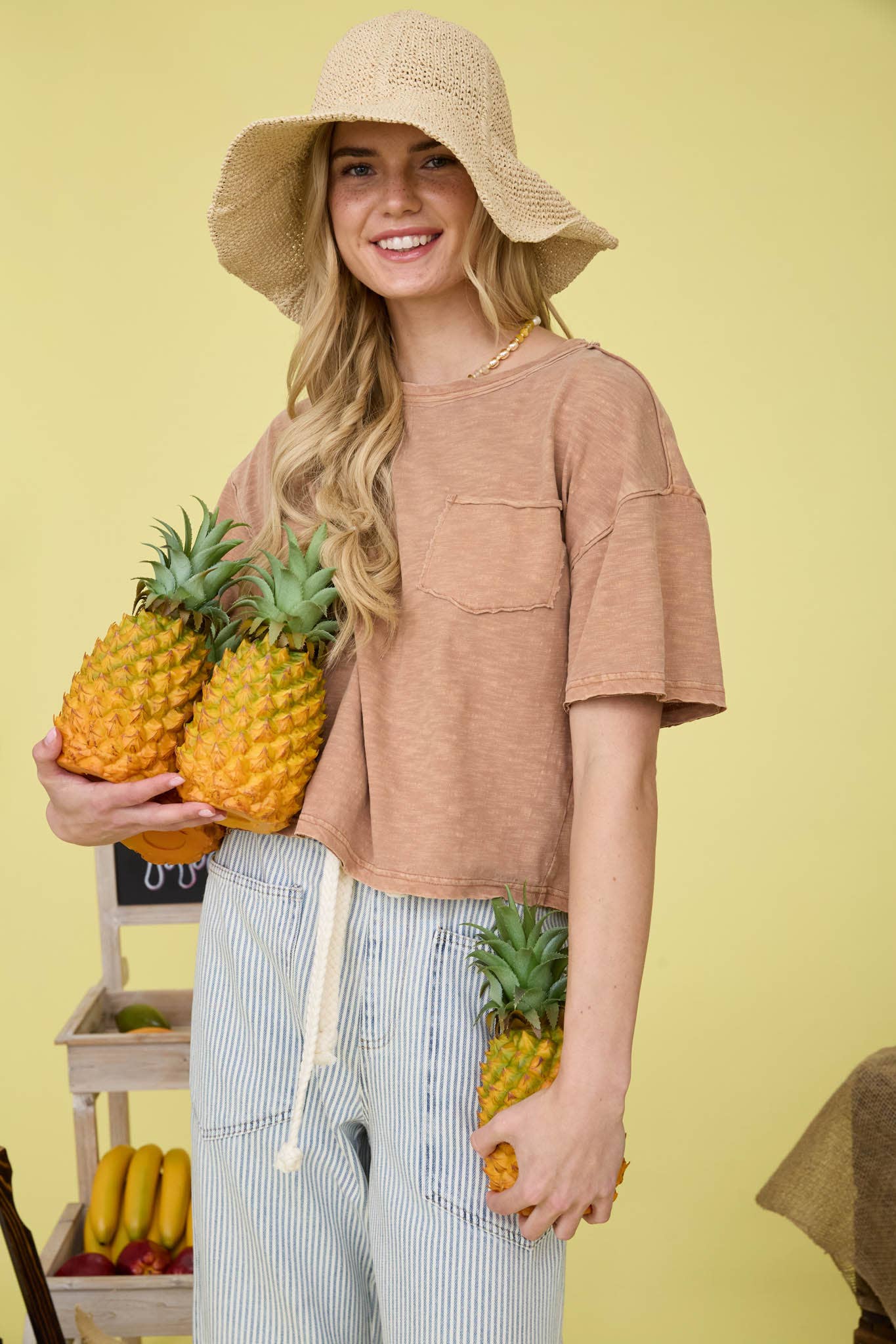 RAW EDGE EXPOSED SEAM SHORT SLEEVE KNIT CROP TOP
