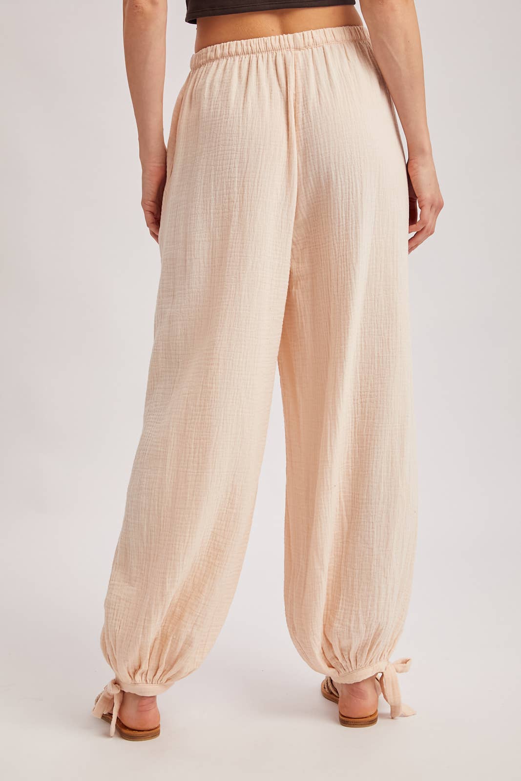 ELASTIC WAISTBAND CRINKLED GAUZE JOGGER PANTS