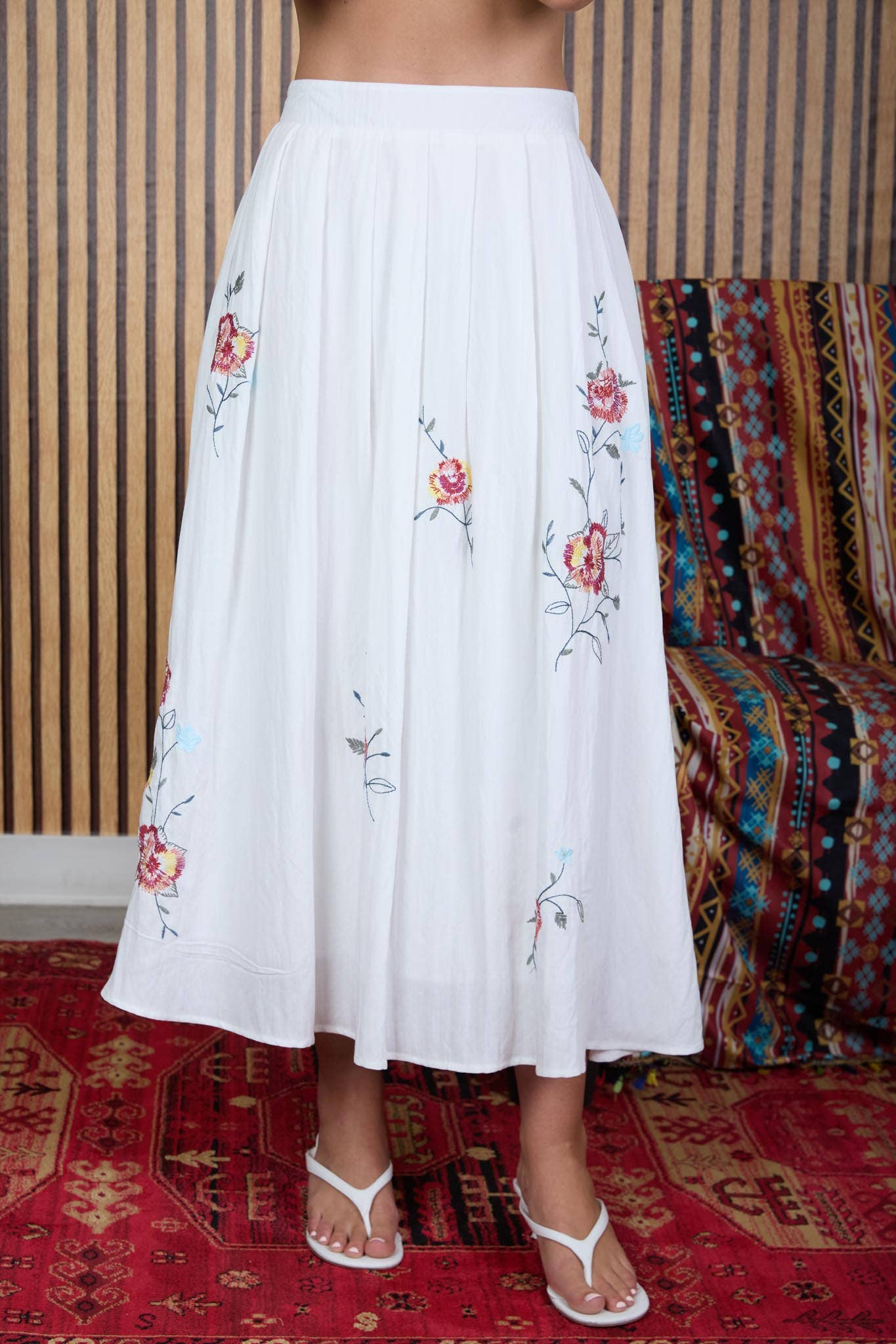 FLORAL EMBROIDERY DETAIL MIDI SKIRT
