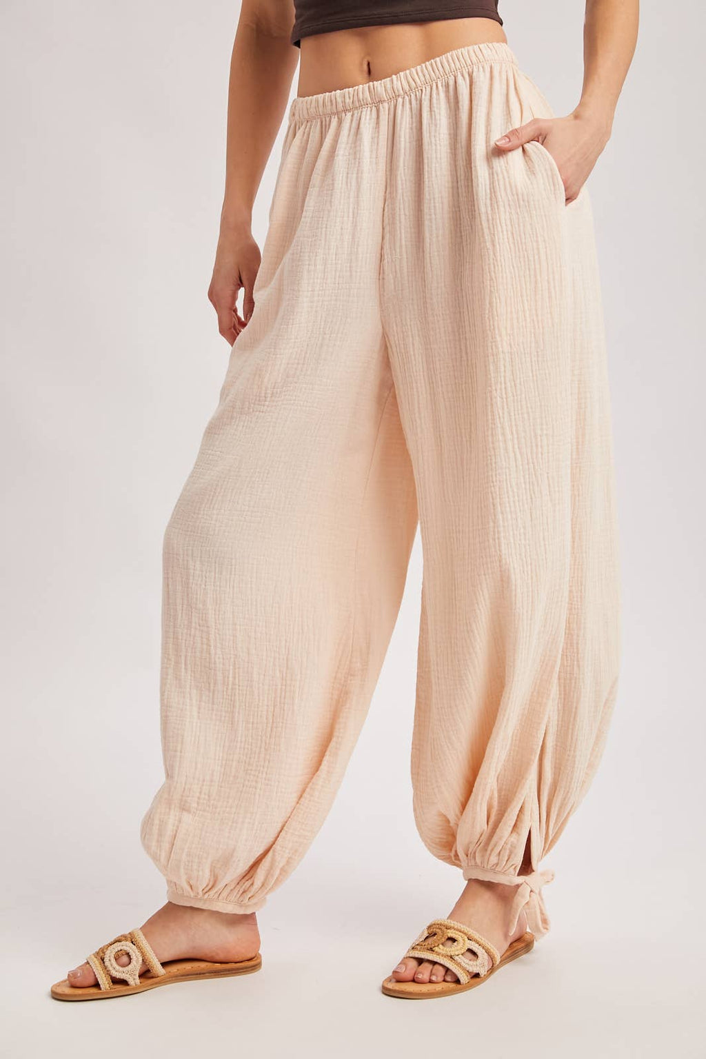 ELASTIC WAISTBAND CRINKLED GAUZE JOGGER PANTS