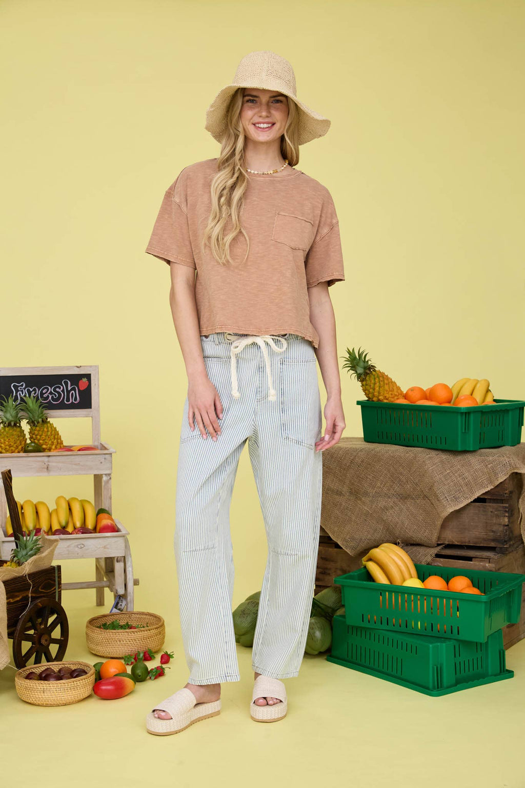 RAW EDGE EXPOSED SEAM SHORT SLEEVE KNIT CROP TOP