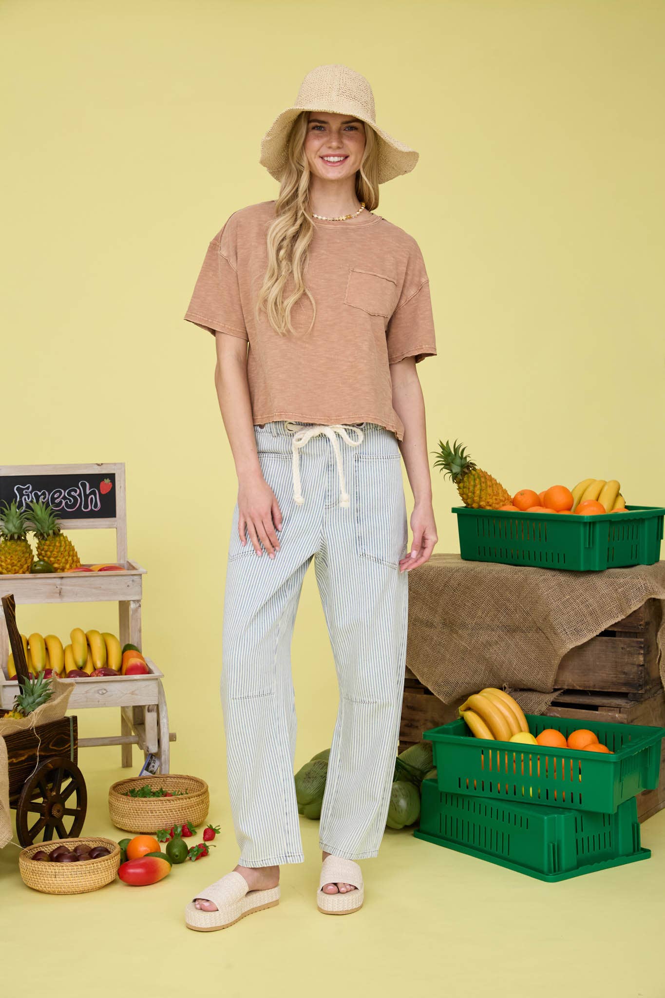 RAW EDGE EXPOSED SEAM SHORT SLEEVE KNIT CROP TOP