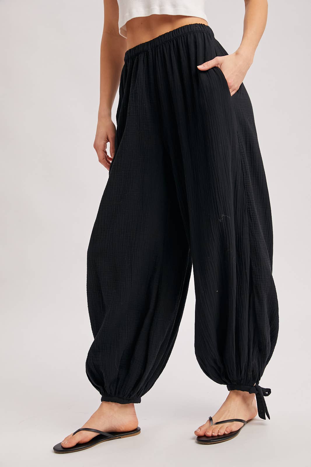 ELASTIC WAISTBAND CRINKLED GAUZE JOGGER PANTS