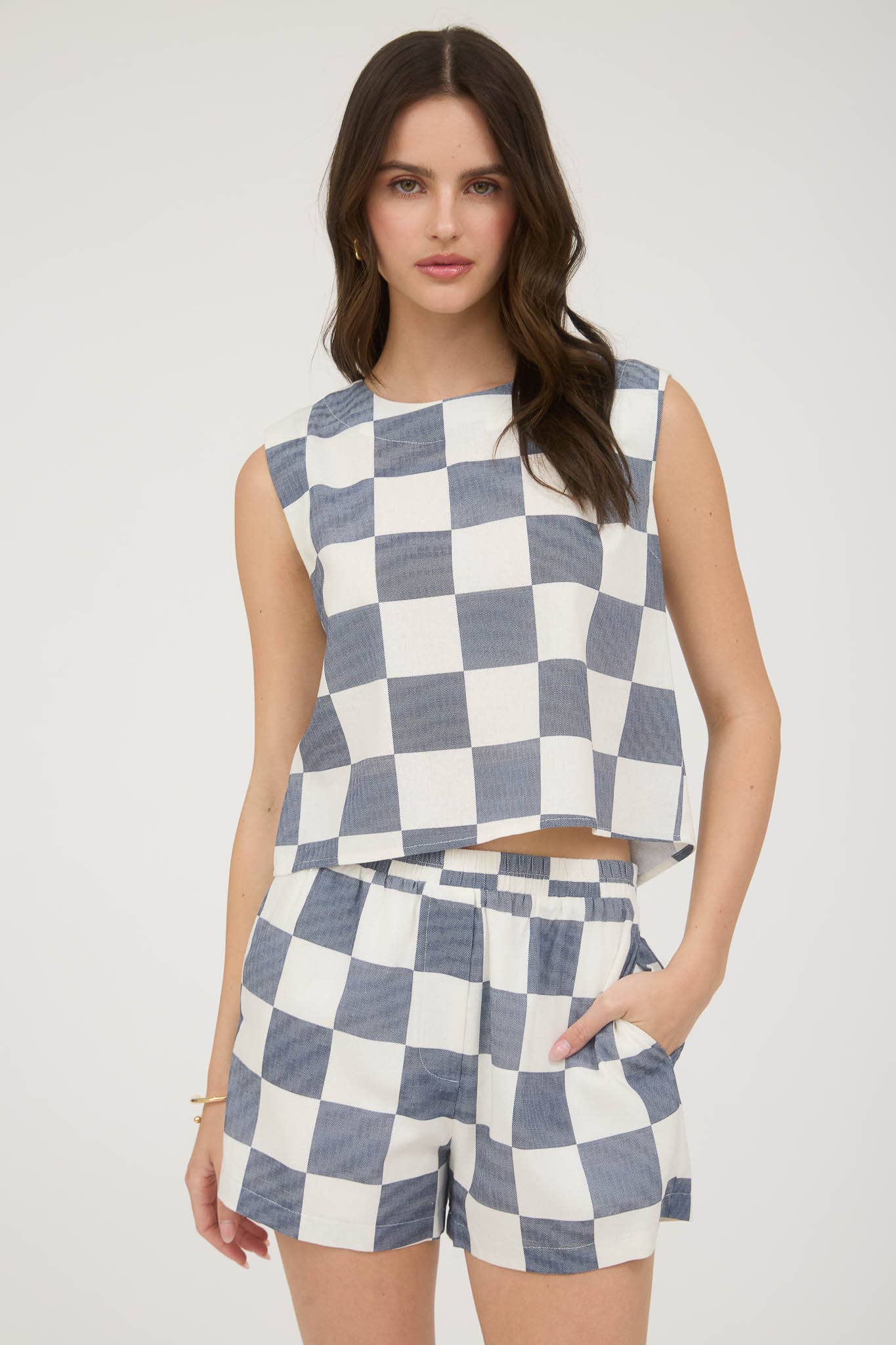 CHECKERED SLEEVELESS LINEN CROP TOP